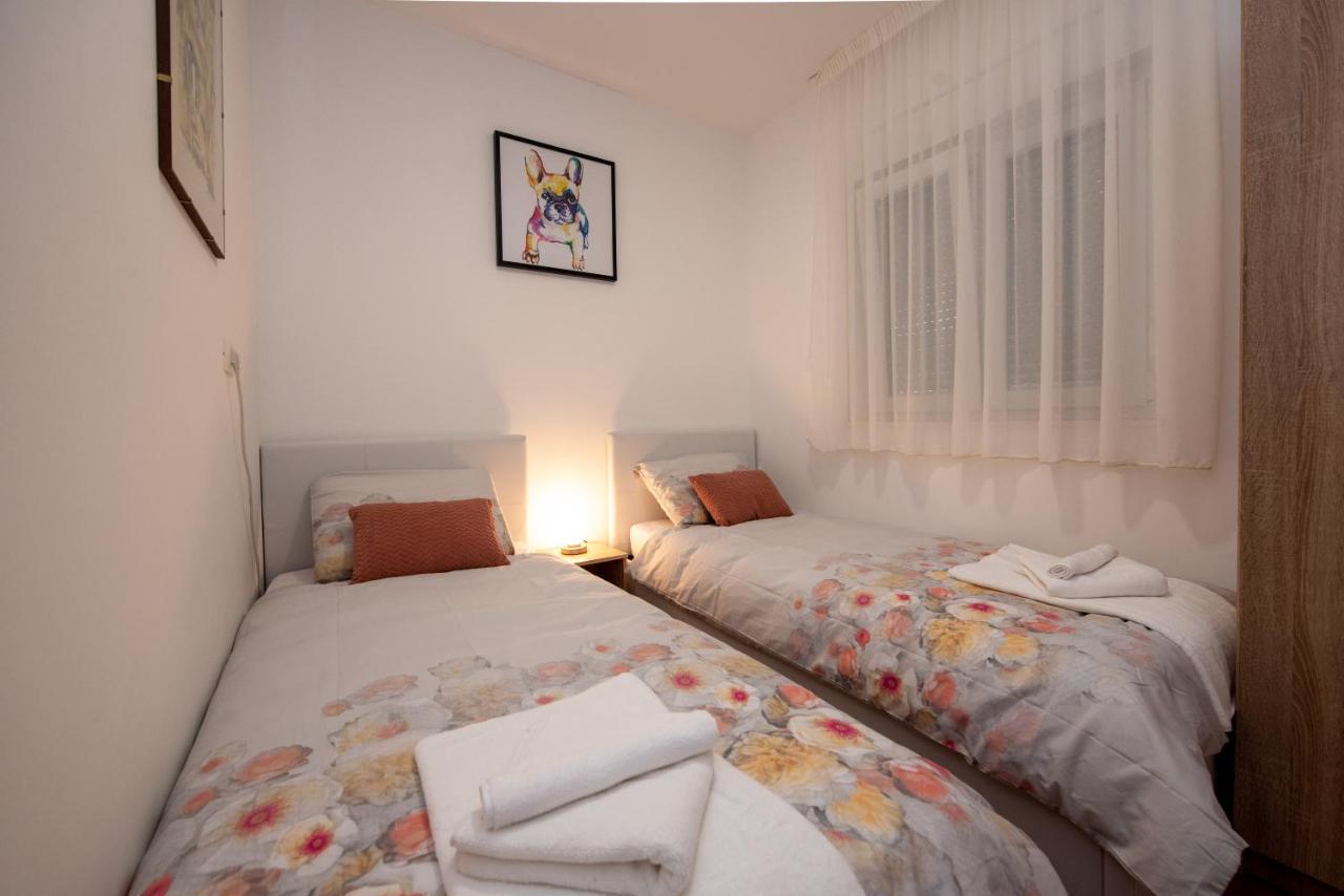 Apartment Miss Tina Trogir Extérieur photo