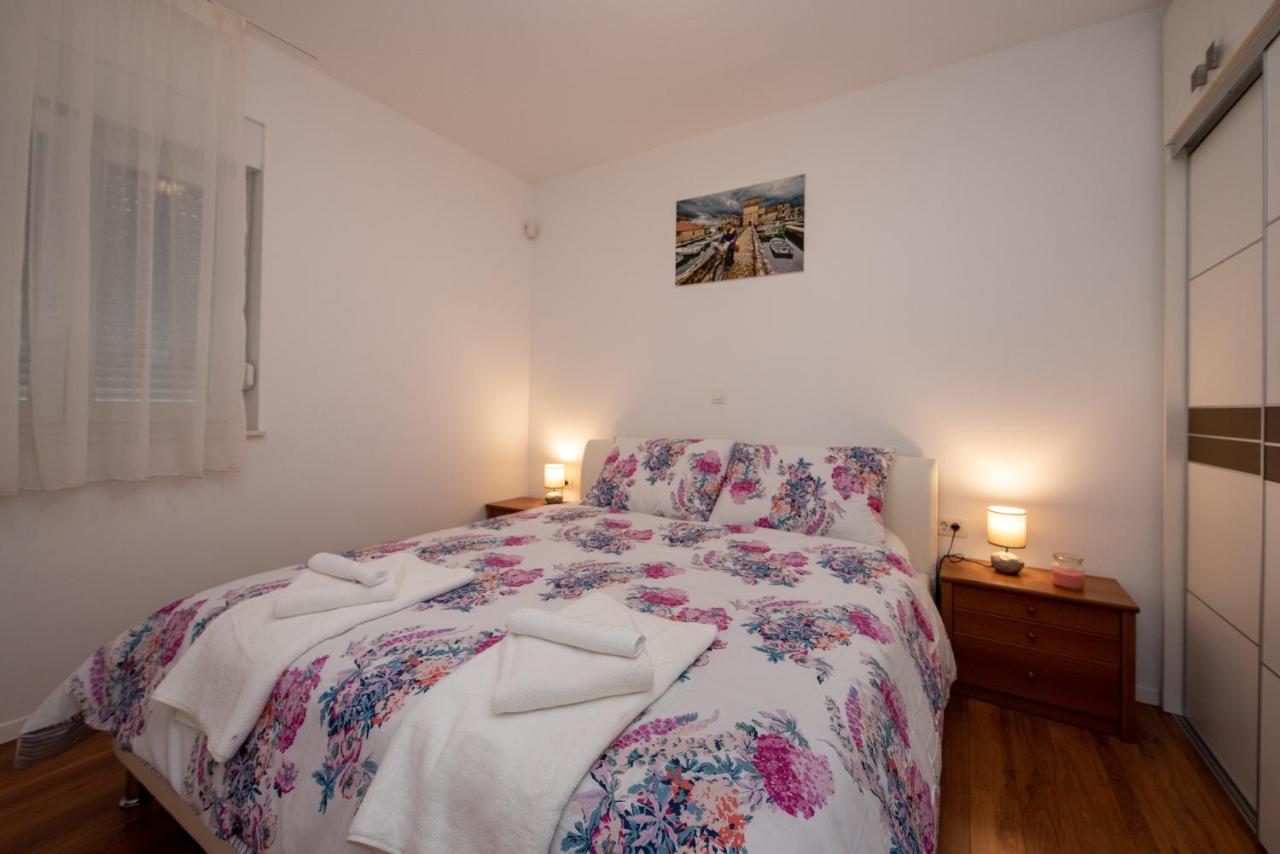 Apartment Miss Tina Trogir Extérieur photo